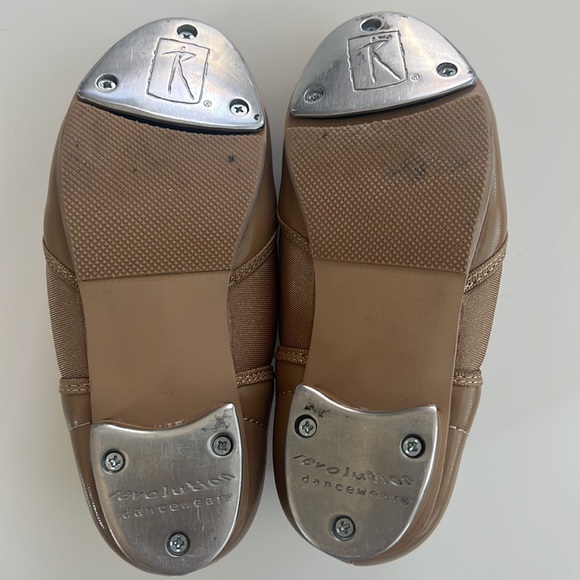 Revolution Dancewear Tan Tap Shoes; Size 13 (child); Style #536; EUC - Picture 2 of 4